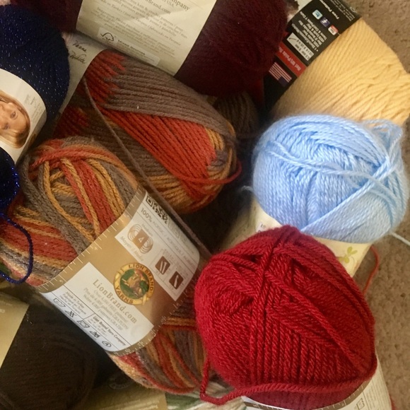 Knitting yarn 🧶 SOLD... SOLD... SOLD - Picture 3 of 5